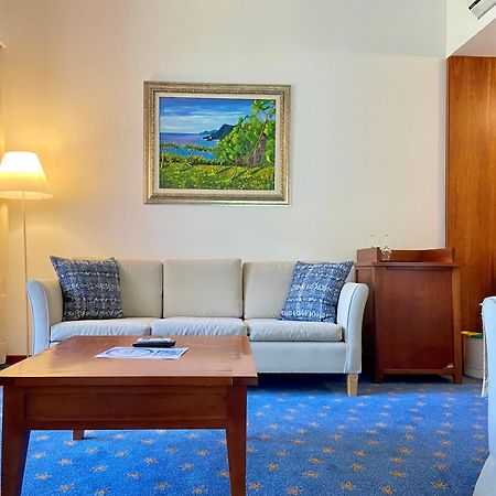Bio Hotel - Hotel Quinta Da Serra Camara de Lobos Bagian luar foto