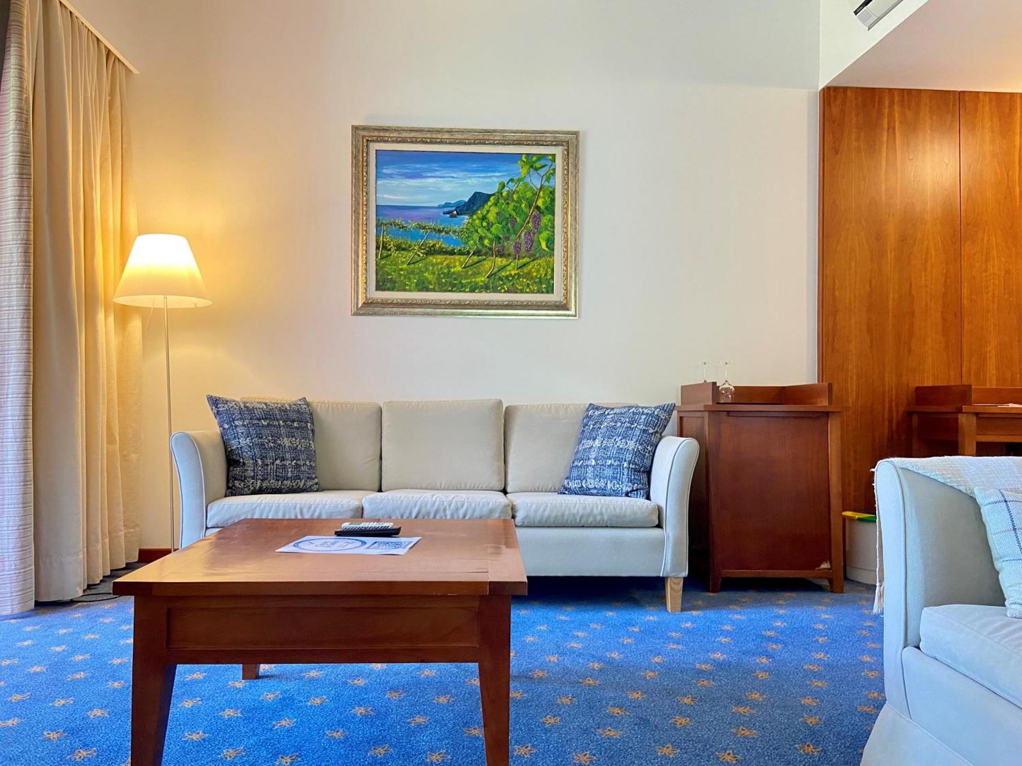 Bio Hotel - Hotel Quinta Da Serra Camara de Lobos Bagian luar foto